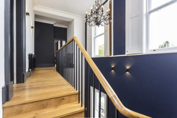 Haliford Manor Glamorous Landing