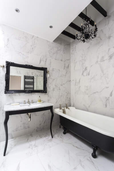 Haliford Manor Family Bathroom
