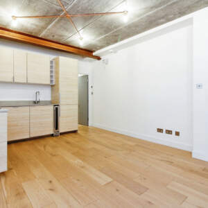 2 Bedroom flat, Hampton