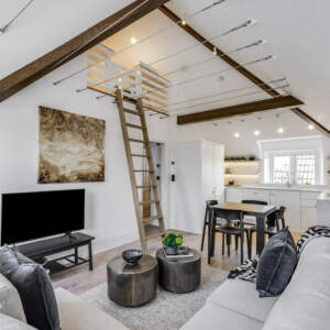 Strawberry Hill Flat